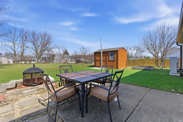 $199,900 | 2107 Pueblo Drive, Kendallville, IN 46755