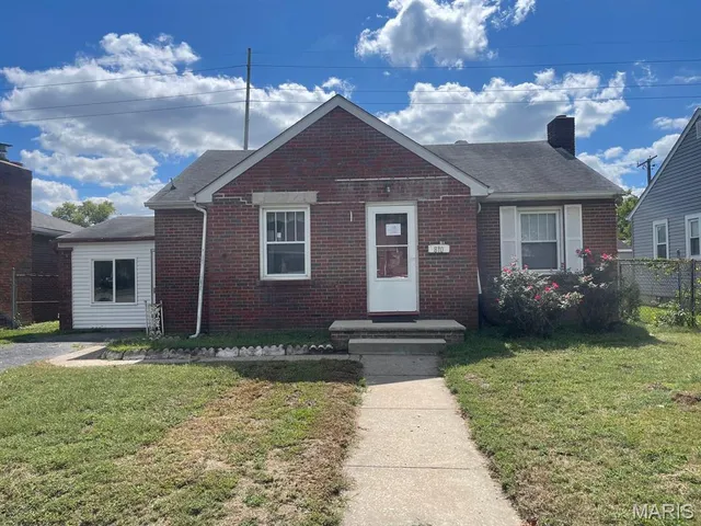 $44,000 | 810 Halloran Avenue, Wood River, IL 62095