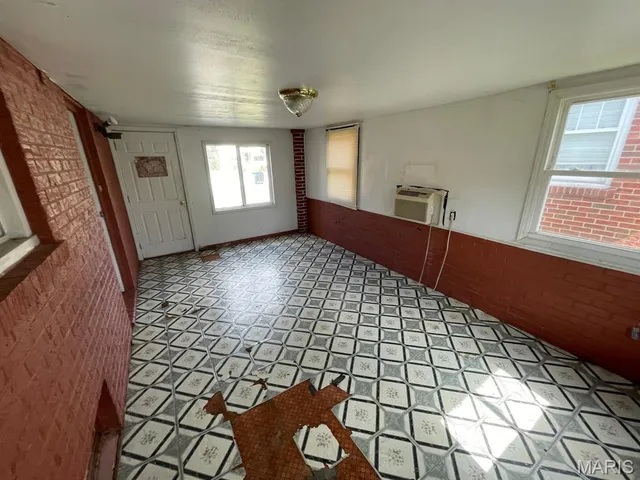 $44,000 | 810 Halloran Avenue, Wood River, IL 62095