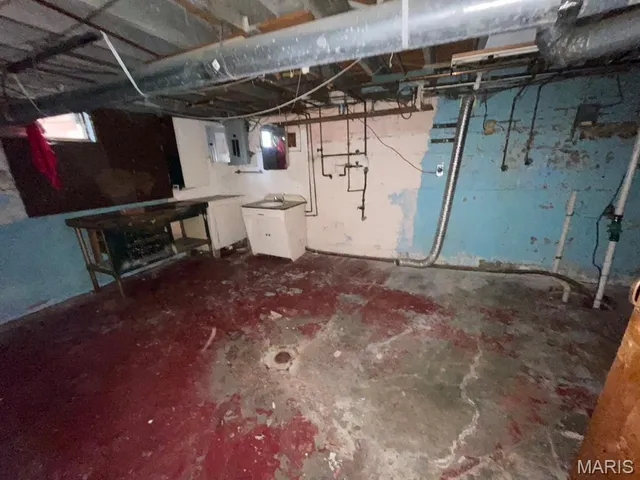 $44,000 | 810 Halloran Avenue, Wood River, IL 62095