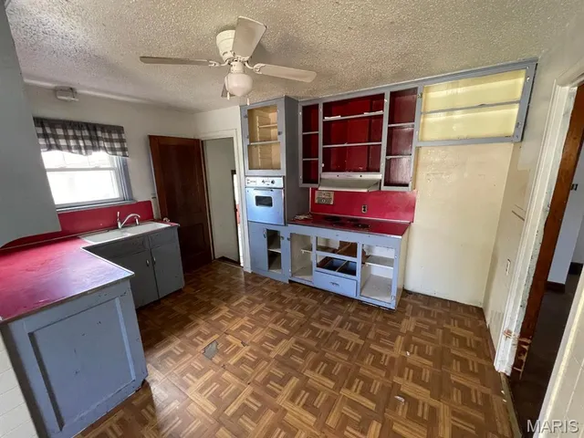 $44,000 | 810 Halloran Avenue, Wood River, IL 62095