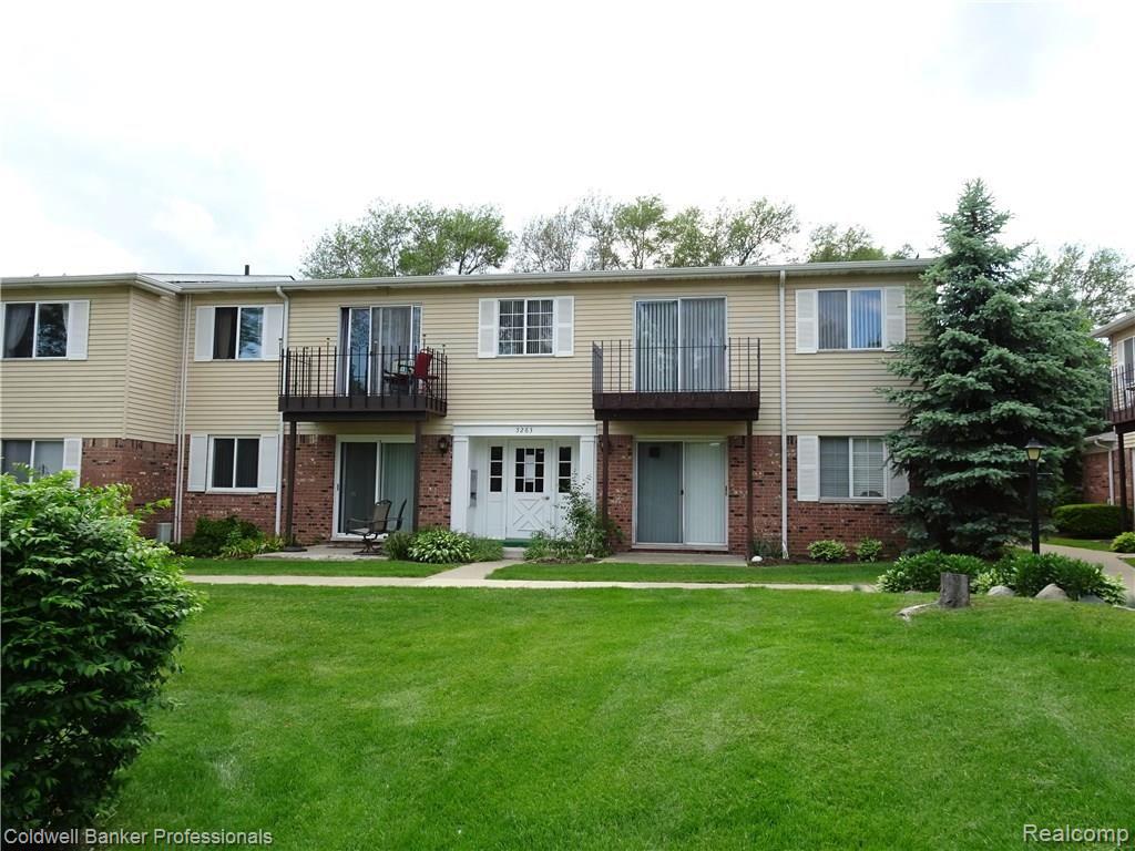 5263 Highland Road, Unit 209 Waterford, MI 48327 - Photo 15 of 23 DSC02609.JPG