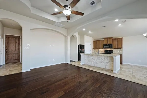 $1,800 | 119 Legends Of Hutto Trail, Hutto, TX 78634