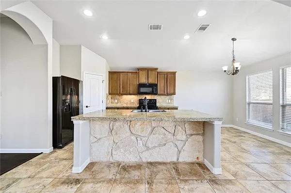 $1,800 | 119 Legends Of Hutto Trail, Hutto, TX 78634