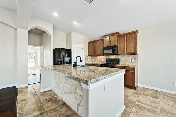 $1,800 | 119 Legends Of Hutto Trail, Hutto, TX 78634