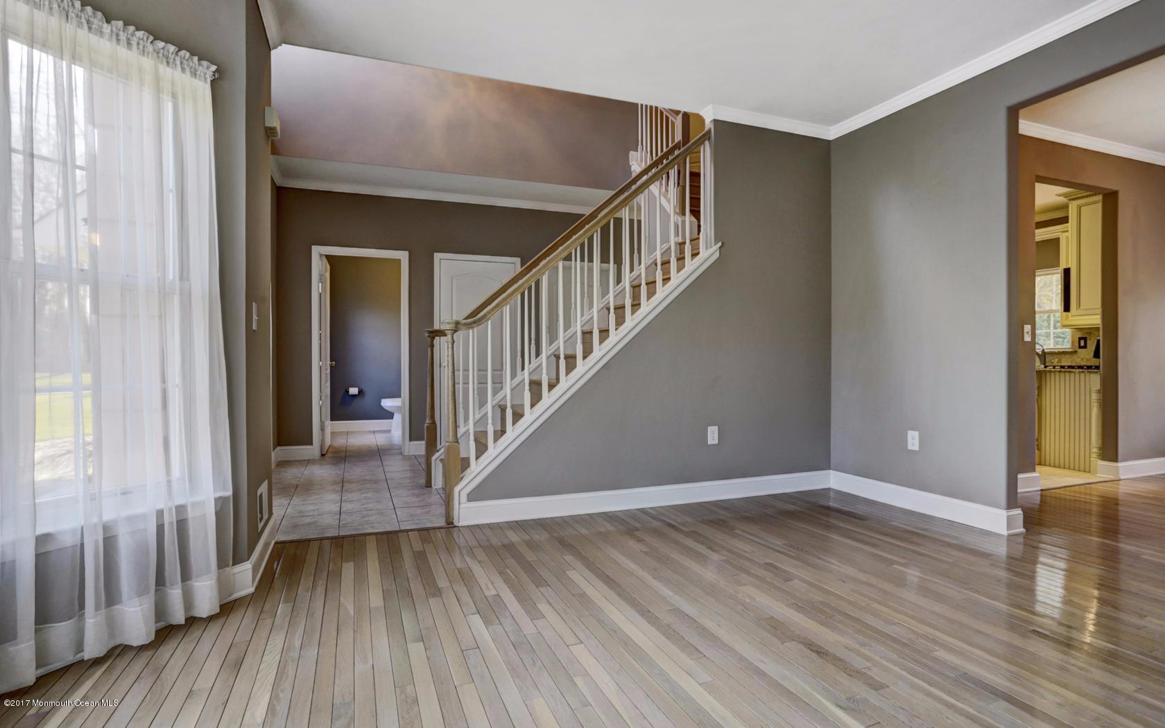 5 Bailey Road Aberdeen, NJ 07747 - Photo 15 of 27 Living Room (2)