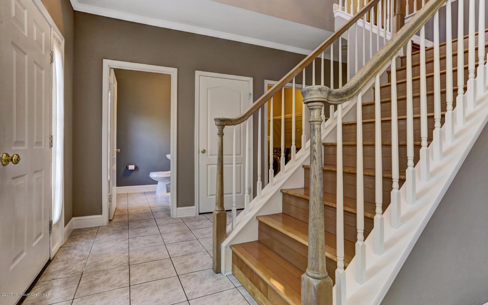 5 Bailey Road Aberdeen, NJ 07747 - Photo 3 of 27 Foyer (2)
