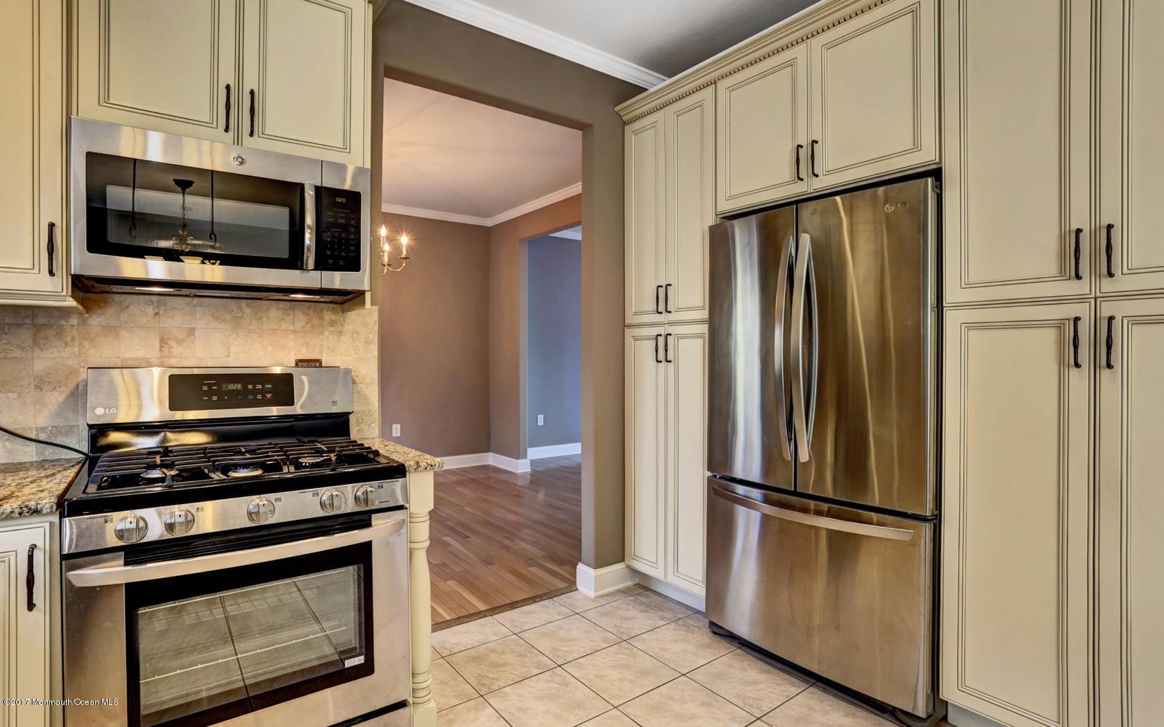 5 Bailey Road Aberdeen, NJ 07747 - Photo 8 of 27 Kitchen (4)