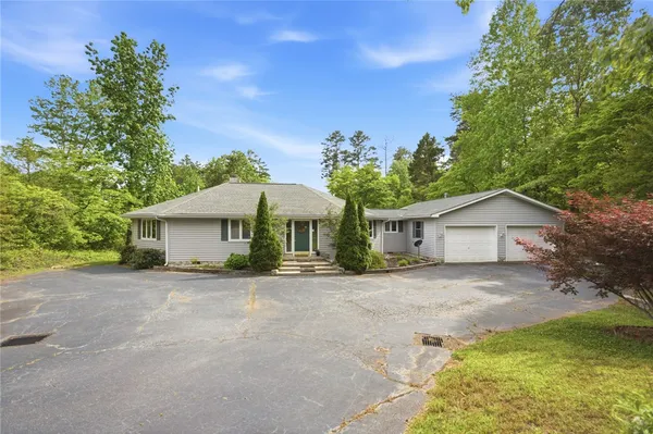 $725,000 | 502 Leprechaun Lane, Westminster, SC 29693