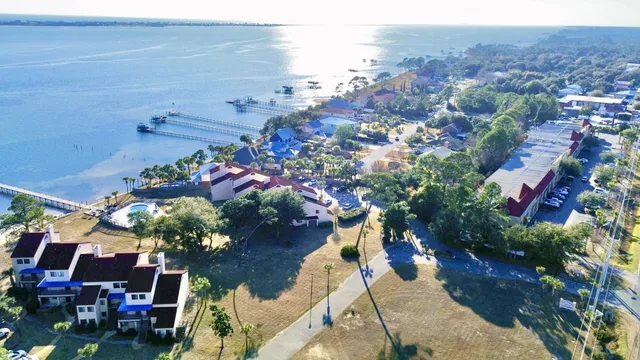 $195,000 | 8269 Navarre Parkway, Navarre, FL 32566