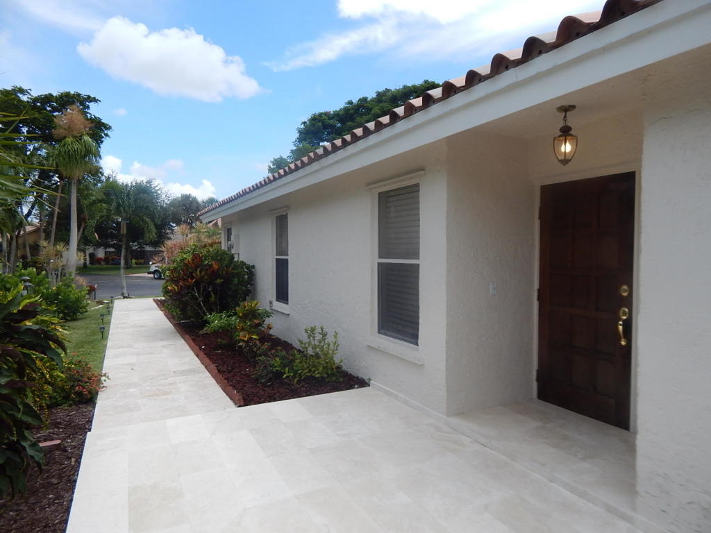 7277 Arcadia Court Boca Raton, FL 33433 - Photo 3 of 22 9587BC7F-5349-4AC7-B326-CFAE0A5ED962