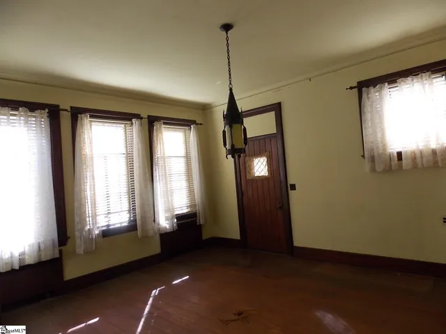 $667,000 | 905 East Greenville Street, Anderson, SC 29621