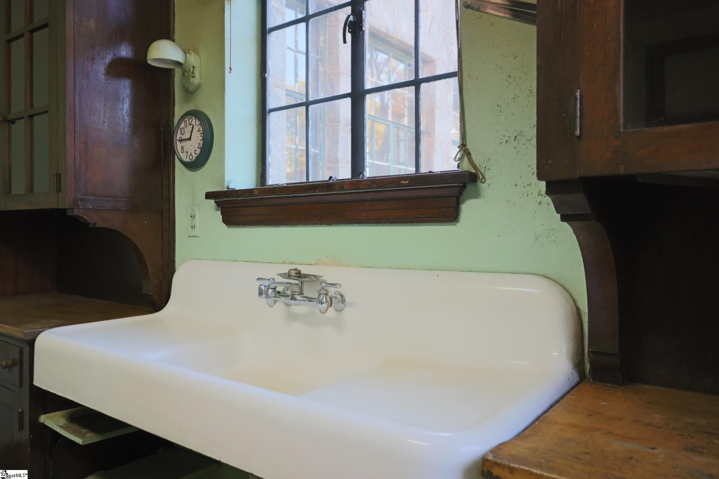 905 East Greenville Street Anderson, SC 29621 - Photo 34 of 38