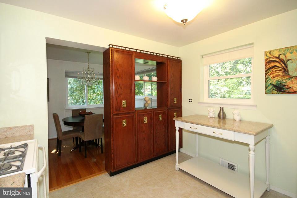 5804 Accomac Street Springfield, VA 22150 - Photo 12 of 29 Kitchen
