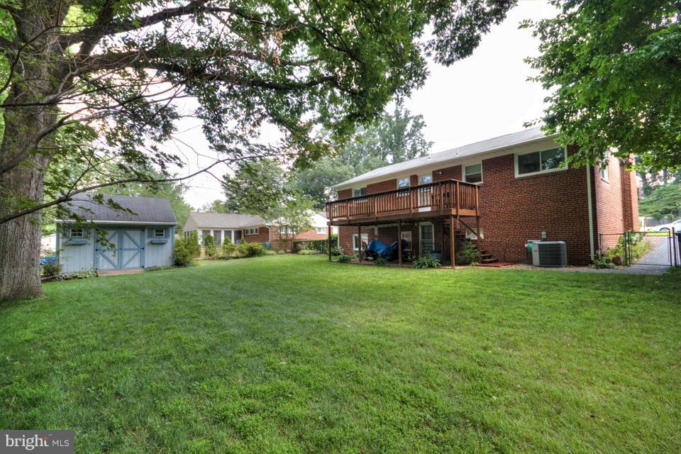 5804 Accomac Street Springfield, VA 22150 - Photo 28 of 29 Exterior (Rear)