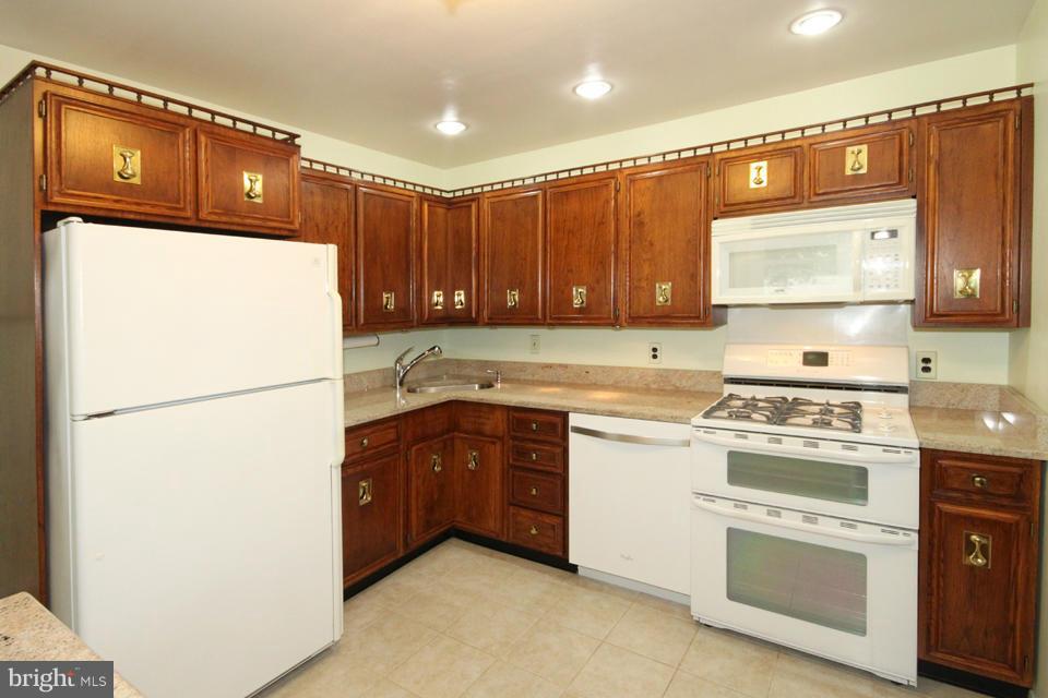 5804 Accomac Street Springfield, VA 22150 - Photo 10 of 29 Kitchen