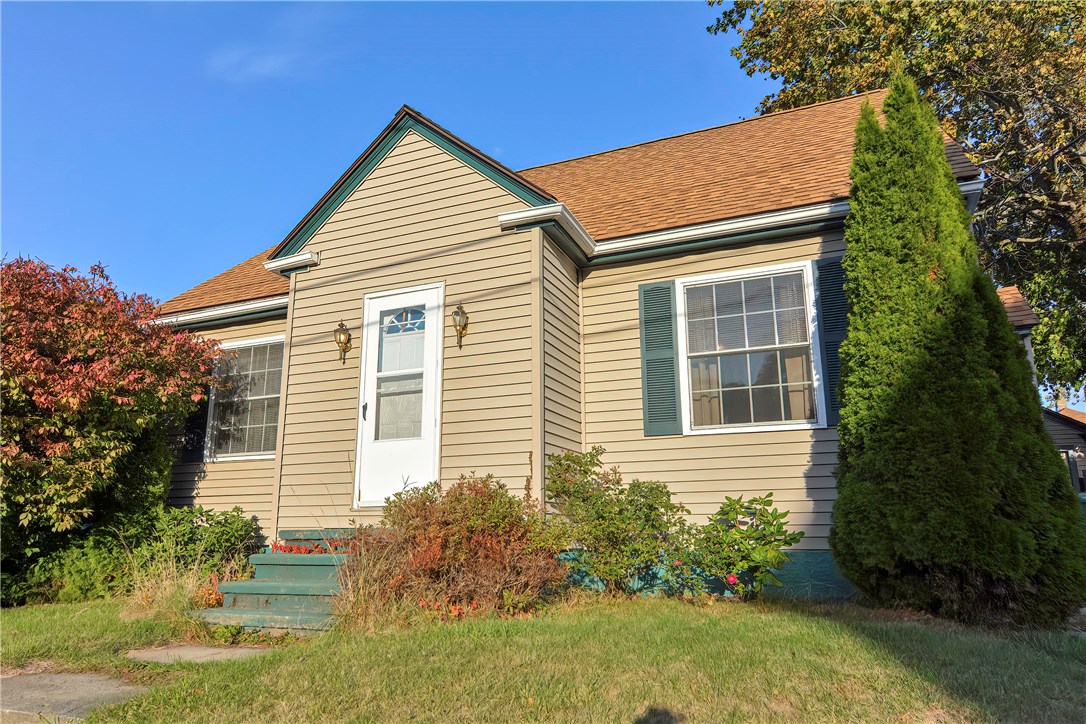 23 8th Avenue Woonsocket, RI 02895 - Photo 2 of 25 Gallery Image 2