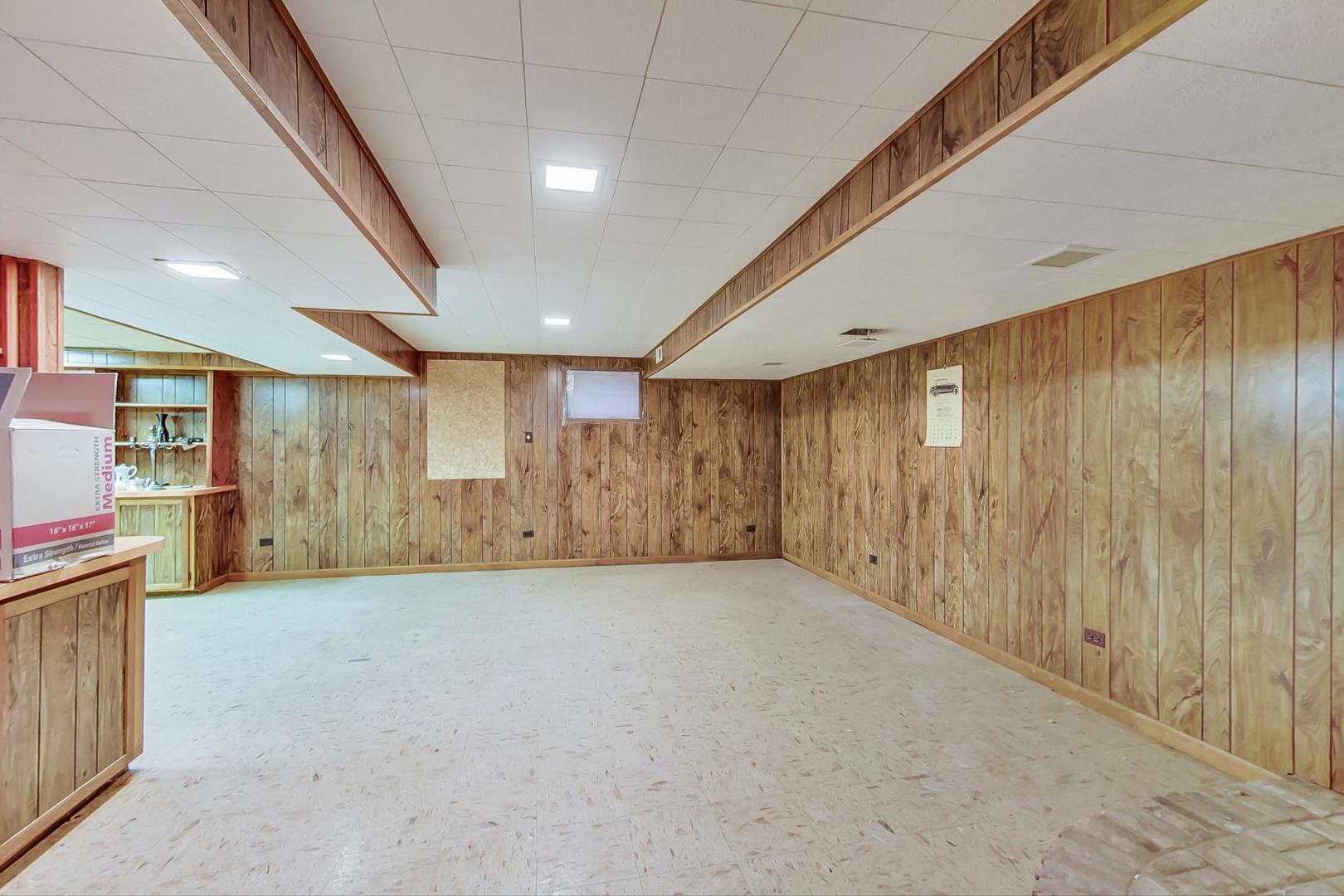 2813 Meyers Road Oak Brook, IL 60523 - Photo 50 of 62 a view of an empty room