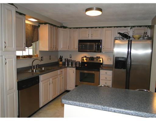 440 McElree Road Washington, PA 15301 - Photo 5 of 18 Kitchen.