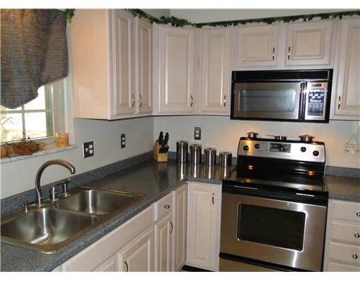 440 McElree Road Washington, PA 15301 - Photo 6 of 18 Kitchen.