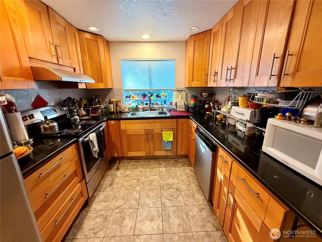 $474,000 | 5040 Southwest Lake Helena Road, Port Orchard, WA 98367