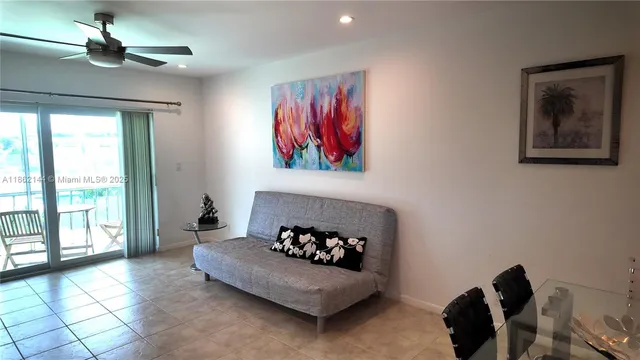 $1,899 | 5200 Washington Street, Unit 302, Hollywood, FL 33021