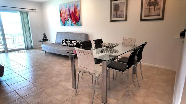 $1,899 | 5200 Washington Street, Unit 302, Hollywood, FL 33021