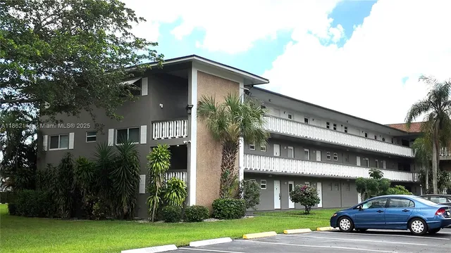 $1,899 | 5200 Washington Street, Unit 302, Hollywood, FL 33021