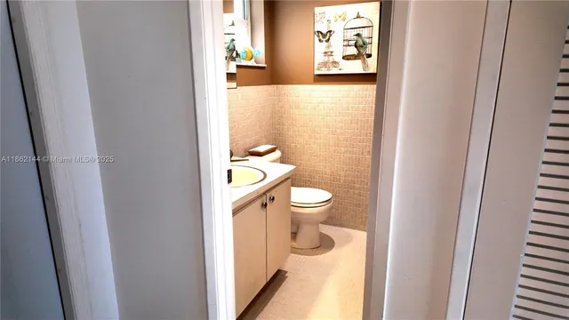 $1,899 | 5200 Washington Street, Unit 302, Hollywood, FL 33021