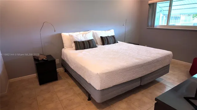 $1,899 | 5200 Washington Street, Unit 302, Hollywood, FL 33021