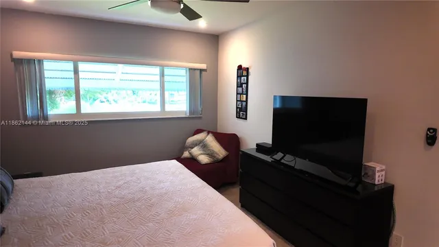 $1,899 | 5200 Washington Street, Unit 302, Hollywood, FL 33021