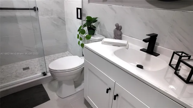 $1,899 | 5200 Washington Street, Unit 302, Hollywood, FL 33021