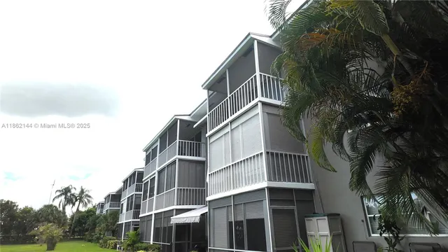 $1,899 | 5200 Washington Street, Unit 302, Hollywood, FL 33021
