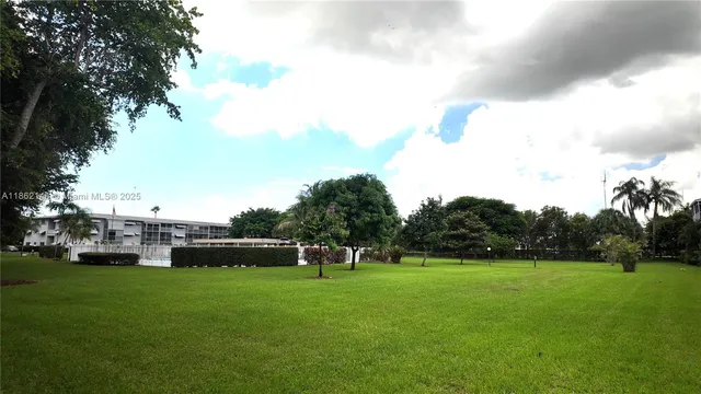 $1,899 | 5200 Washington Street, Unit 302, Hollywood, FL 33021