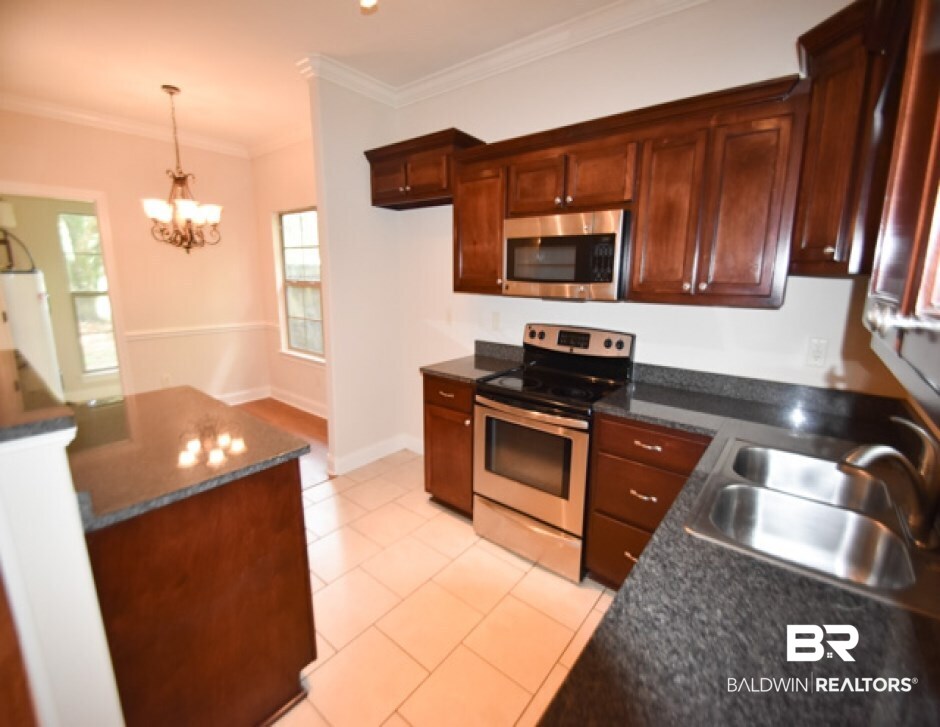 163 Stephens Street Mobile, AL 36606 - Photo 7 of 10