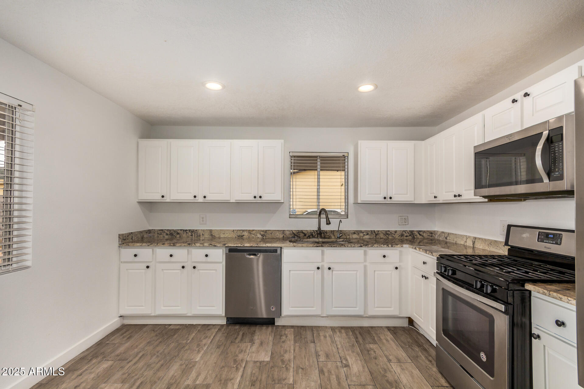 299 North Comanche Drive Chandler, AZ 85224 - Photo 6 of 22 11 - Comanche