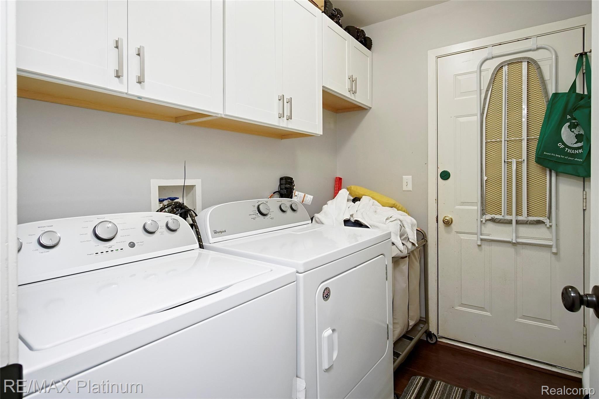 1668 Scio Ridge Road Ann Arbor, MI 48103 - Photo 14 of 31 013-photo-laundry-room-9252734.jpg
