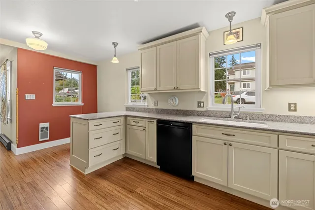 $799,000 | 401 Northeast 9th Street, Coupeville, WA 98239