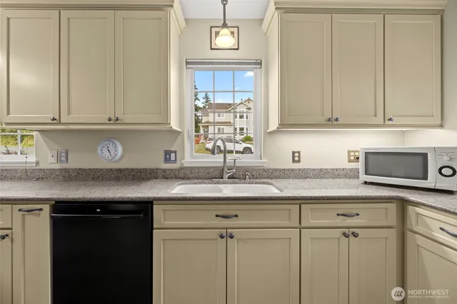 $799,000 | 401 Northeast 9th Street, Coupeville, WA 98239