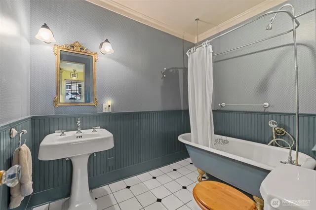 $799,000 | 401 Northeast 9th Street, Coupeville, WA 98239