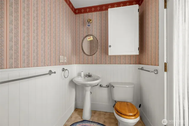 $799,000 | 401 Northeast 9th Street, Coupeville, WA 98239