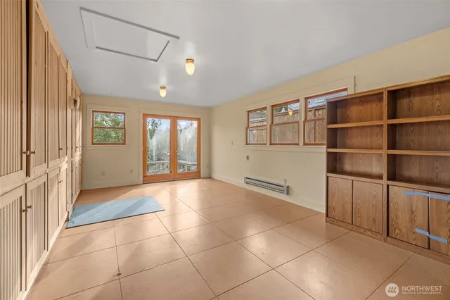 $799,000 | 401 Northeast 9th Street, Coupeville, WA 98239