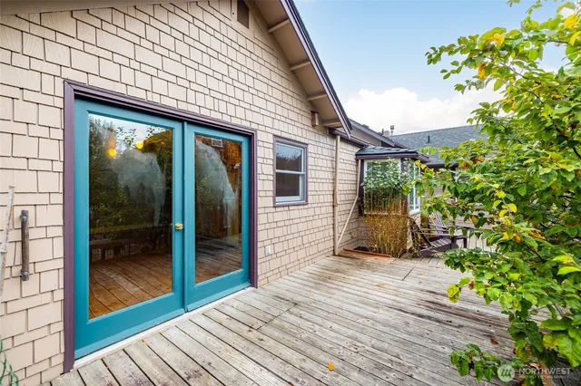 $799,000 | 401 Northeast 9th Street, Coupeville, WA 98239