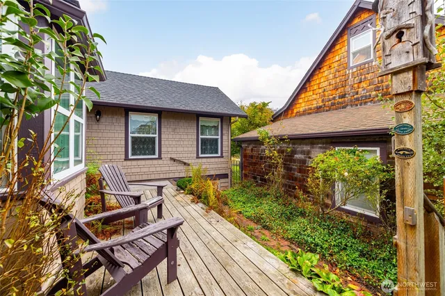 $799,000 | 401 Northeast 9th Street, Coupeville, WA 98239