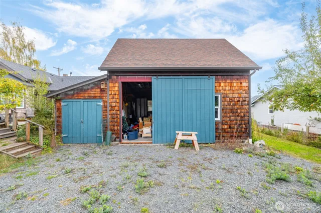 $799,000 | 401 Northeast 9th Street, Coupeville, WA 98239