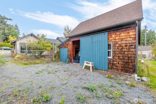 $799,000 | 401 Northeast 9th Street, Coupeville, WA 98239