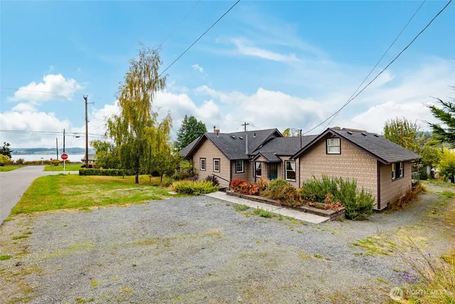 $799,000 | 401 Northeast 9th Street, Coupeville, WA 98239