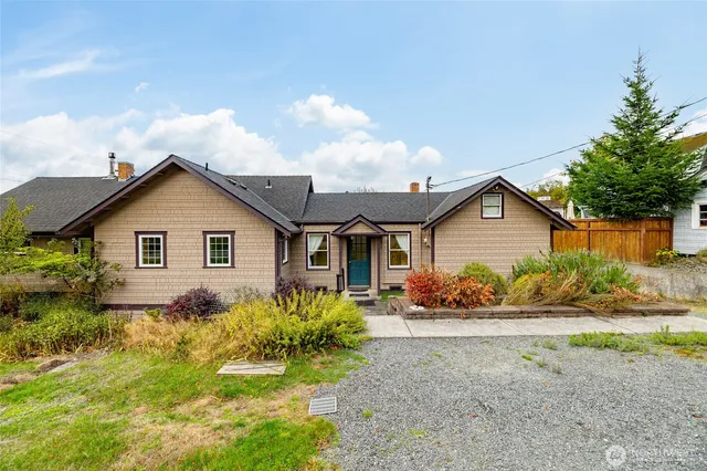 $799,000 | 401 Northeast 9th Street, Coupeville, WA 98239