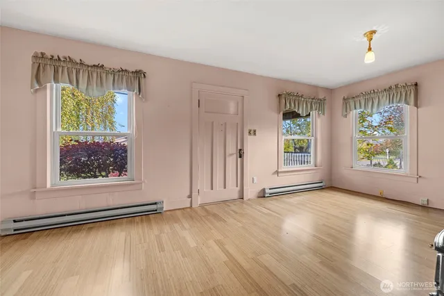 $799,000 | 401 Northeast 9th Street, Coupeville, WA 98239