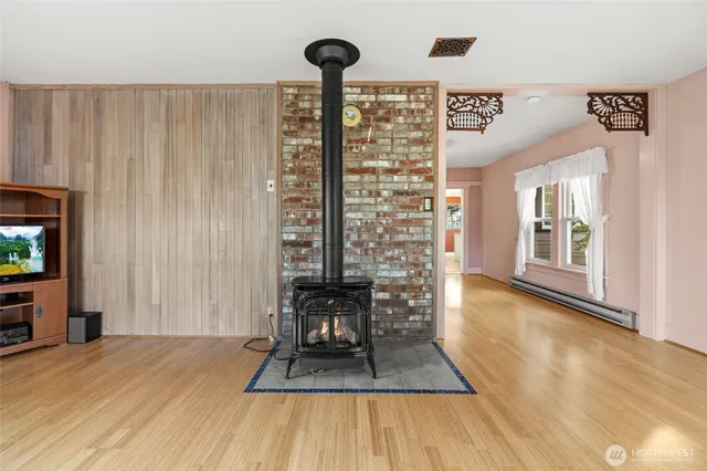 $799,000 | 401 Northeast 9th Street, Coupeville, WA 98239